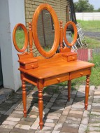 Albert Edwards Kitchen Furniture