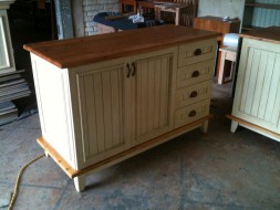 Albert Edwards Kitchen Furniture